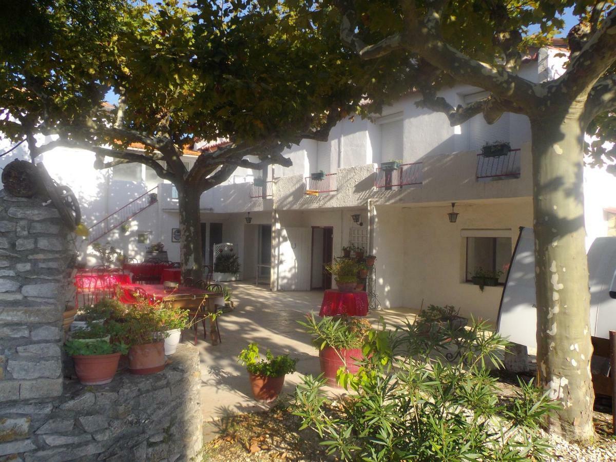 Auberge Des Garrigues Nîmes Exterior foto