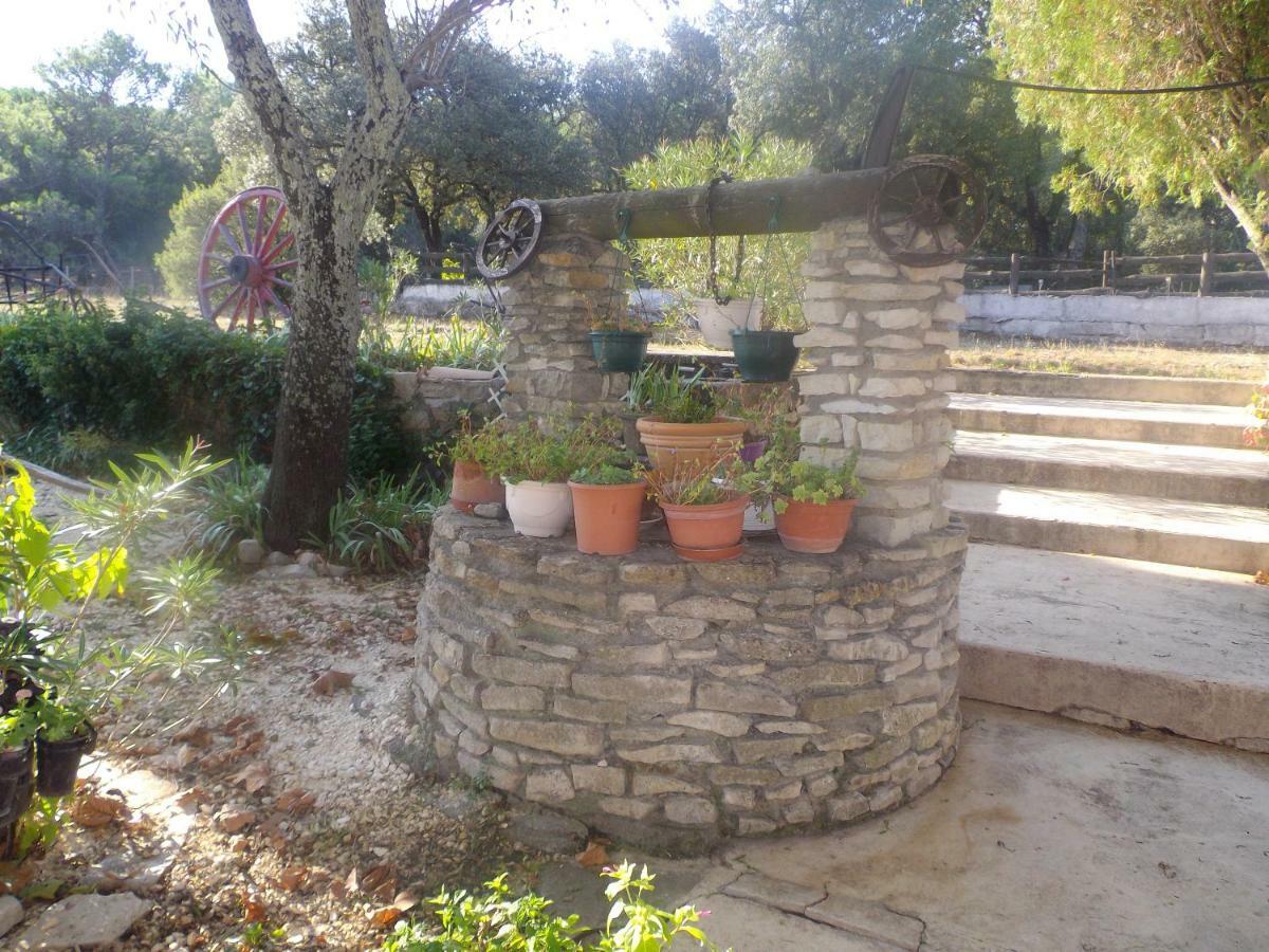 Auberge Des Garrigues Nîmes Exterior foto
